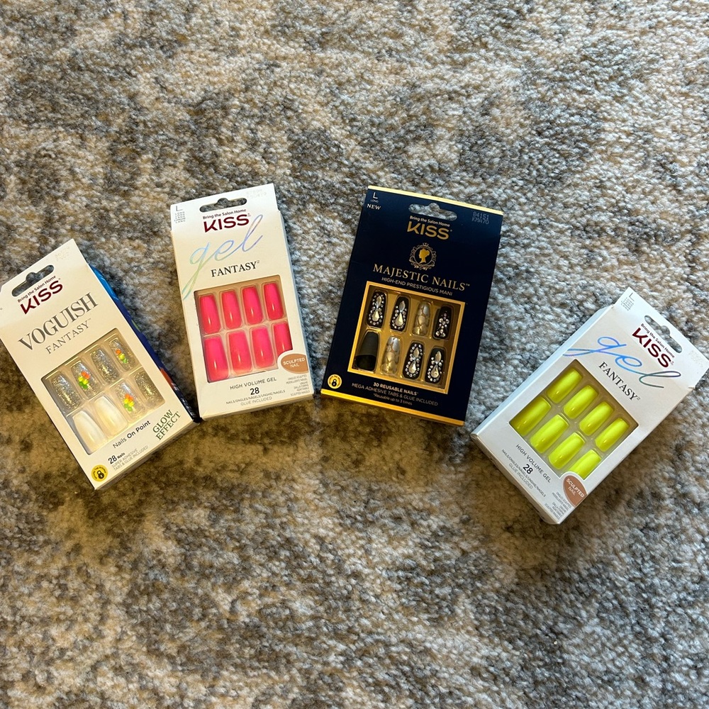 KISS NAILS